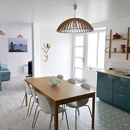Bel Appartement Dans Maison Au Bourg ロクマリア＝プルザネ エクステリア 写真